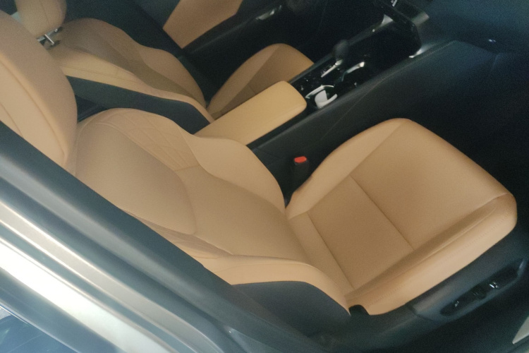 雷克萨斯RX 2025款 300 四驱骏享版局部细节41