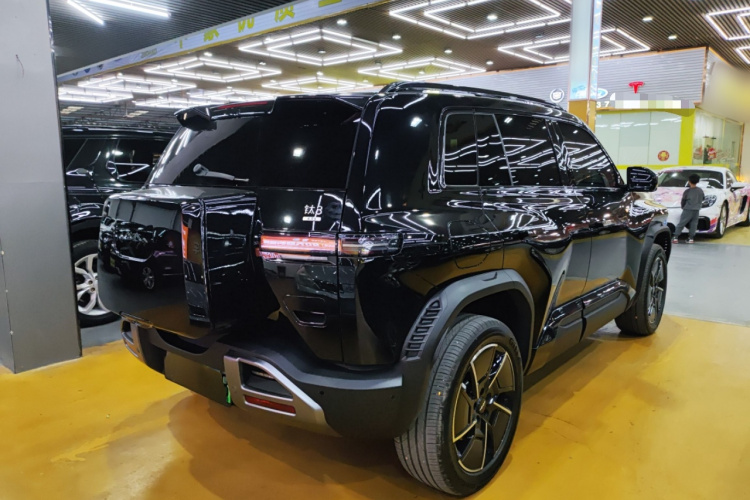 方程豹 钛3 2025款 501KM 四驱智驾Max版车身外观7