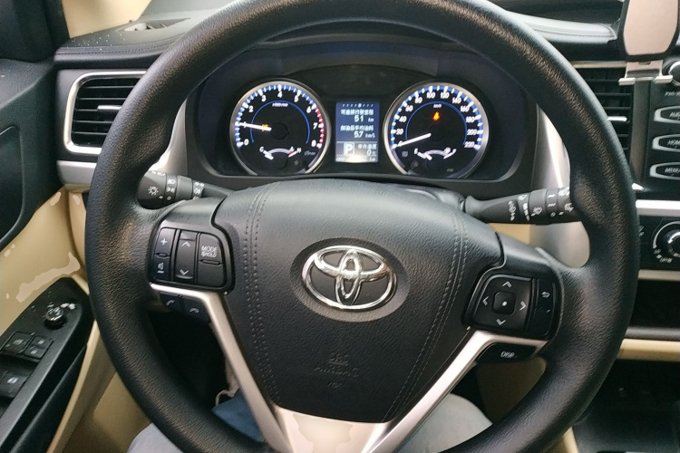 丰田 汉兰达 2018款 2.0T 两驱精英版 7座 国VI局部细节13