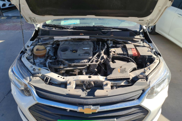 雪佛兰 科沃兹 2022款 325T 自动欣悦版机舱底盘24