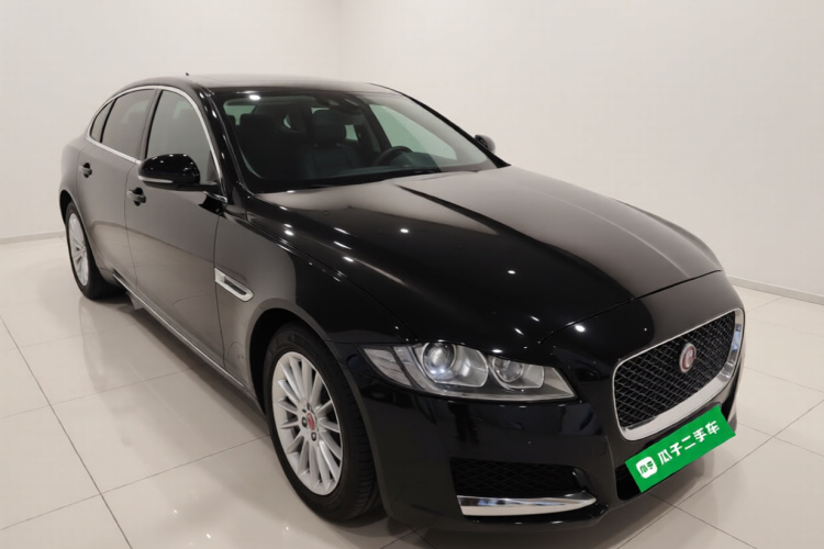 捷豹XFL 2018款 XFL 2.0T 200PS 风华版车身外观3