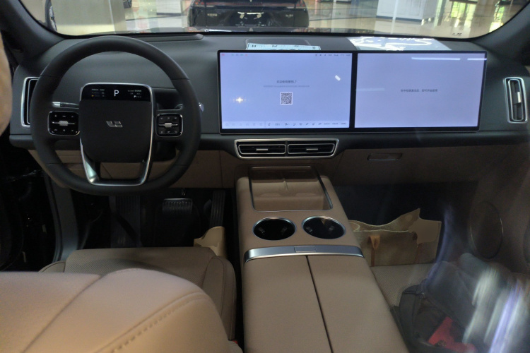 理想汽车 理想L7 2025款 Ultra 智能焕新版中控内饰7002