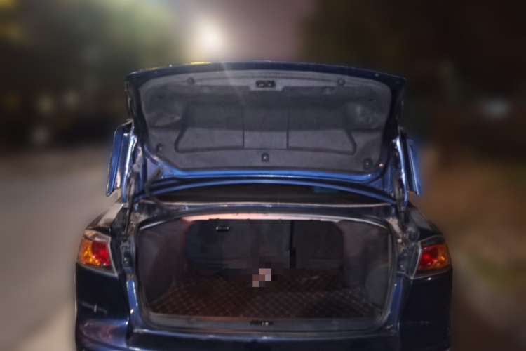 三菱 翼神 2013款 时尚版 1.8L 手动舒适型中控内饰23