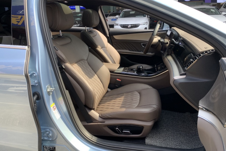 比亚迪 汉 2023款 DM-i 冠军版 121KM 尊贵型局部细节41