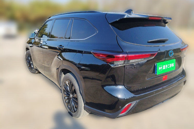 丰田 汉兰达 2023款 2.5L智能电混双擎四驱骑士版 7座车身外观5