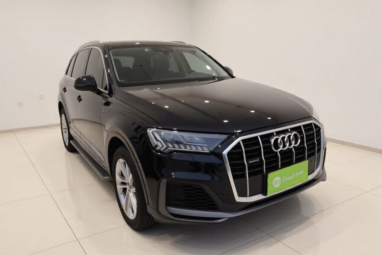 奥迪Q7 2021款 55 TFSI quattro S line运动型车身外观3