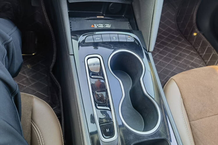 别克 君威 2022款 552T 智享型中控内饰7007