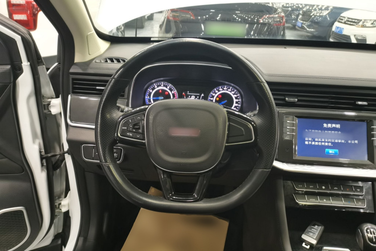 中国重汽VGV VGV U70 2020款 1.5T 手动精英天窗版 5座中控内饰13