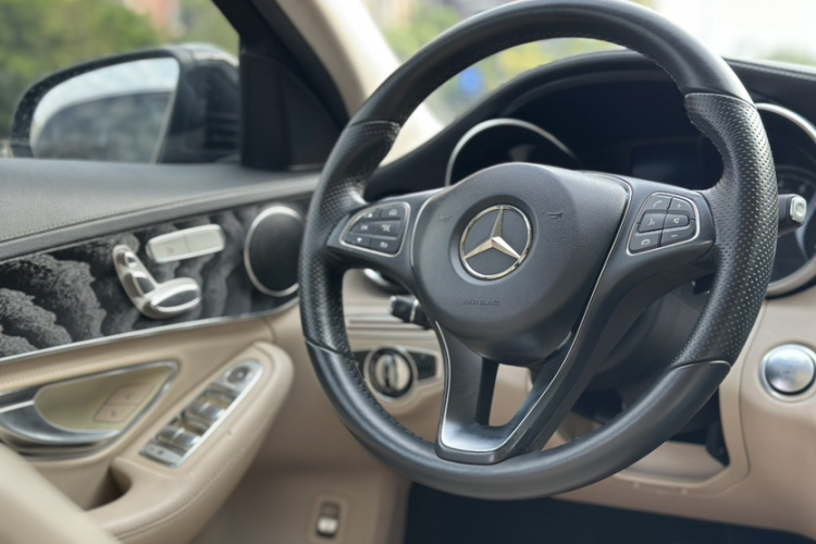 奔驰C级 2015款 C 200 L 运动型中控内饰7002