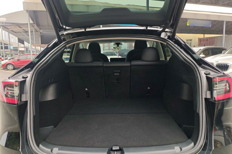 特斯拉 Model Y 2022款 后轮驱动版机舱底盘23