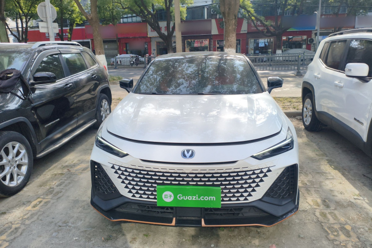 长安UNI-V 2023款 2.0T 领速版车身外观2