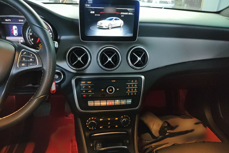 奔驰CLA 2018款 CLA 200 动感型局部细节16