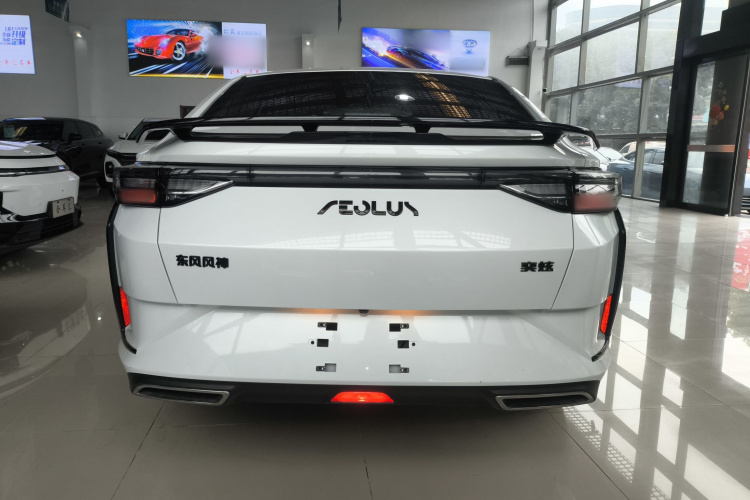 东风风神 奕炫 2024款 1.5L 自动劲速版车身外观6