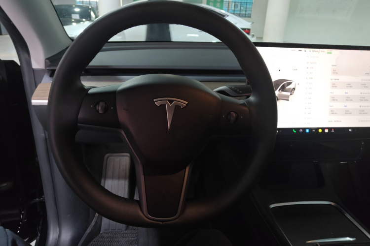 特斯拉 Model Y 2022款 改款 后轮驱动版中控内饰13