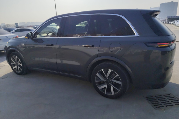 理想汽车 理想L8 2023款 Pro车身外观4