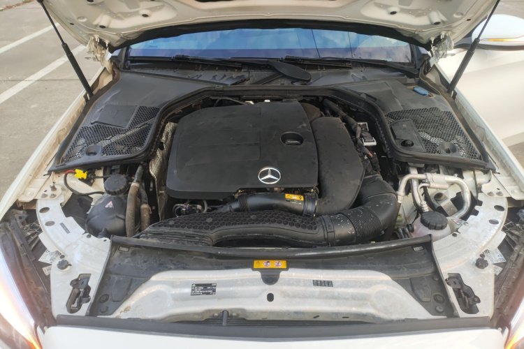 奔驰C级 2020款 改款 C 260 L 运动版机舱底盘24