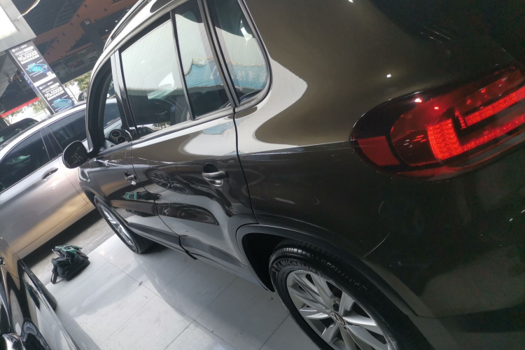 大众 途观 2016款 280TSI 自动两驱丝绸之路风尚版车身外观4