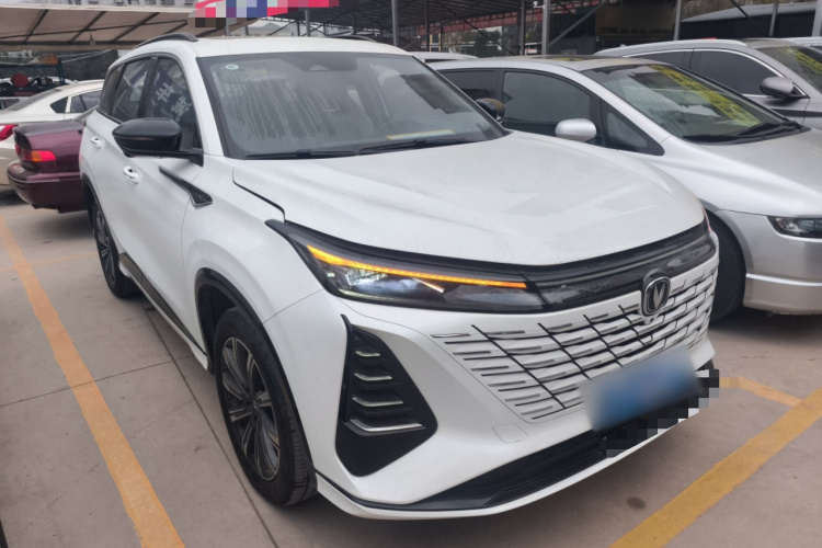 长安CS75 PLUS 2024款 第三代 冠军版 2.0T 智驾劲擎型车身外观3