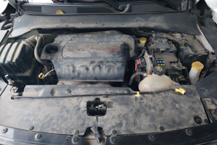 Jeep 指南者 2017款 200TS 自动高性能四驱版机舱底盘24