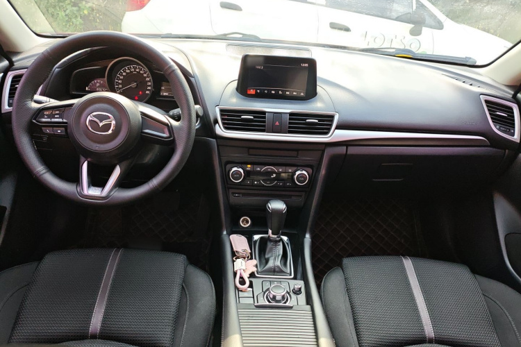 马自达3 昂克赛拉 2017款 三厢 1.5L 自动豪华型 国VI中控内饰7002