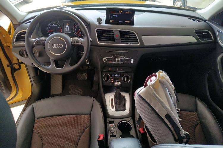 奥迪Q3 2017款 30 TFSI 时尚型中控内饰7002