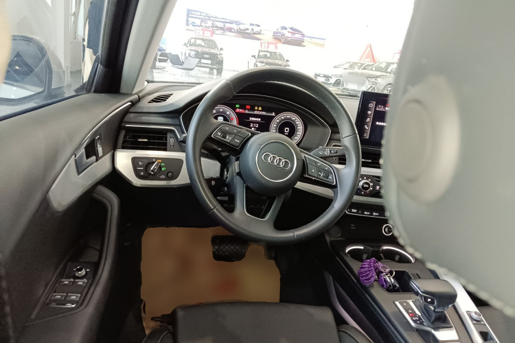 奥迪A4L 2024款 40 TFSI 时尚动感型中控内饰13