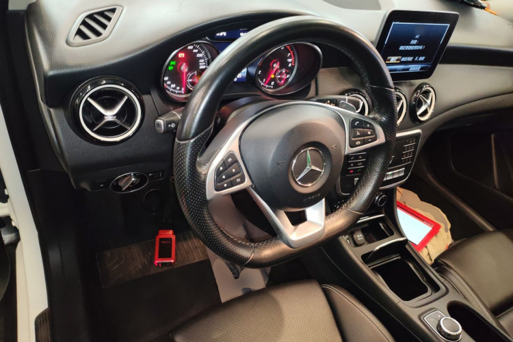 奔驰GLA 2019款 GLA 200 动感型局部细节13