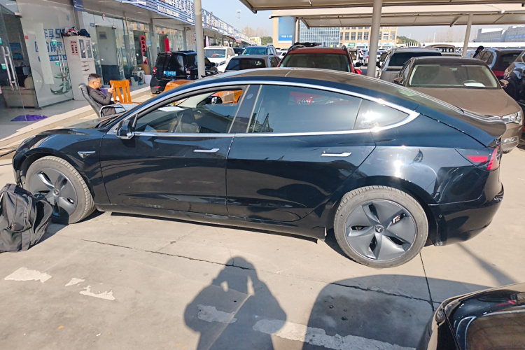 特斯拉 Model 3 2020款 改款 标准续航后驱升级版车身外观4