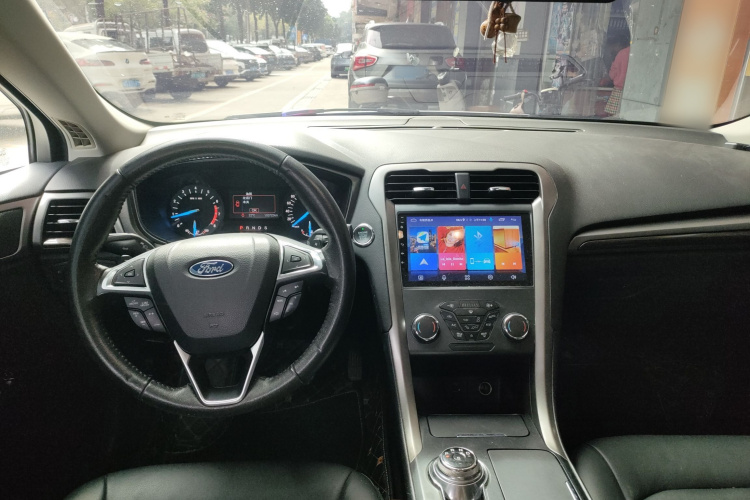 福特 蒙迪欧 2017款 改款 EcoBoost 180 时尚型中控内饰7002