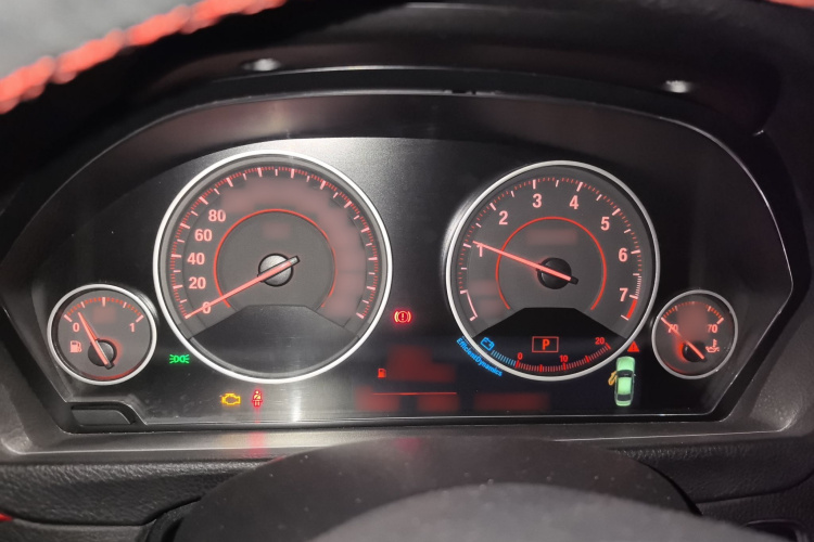 宝马3系 2015款 328i 运动设计套装局部细节14