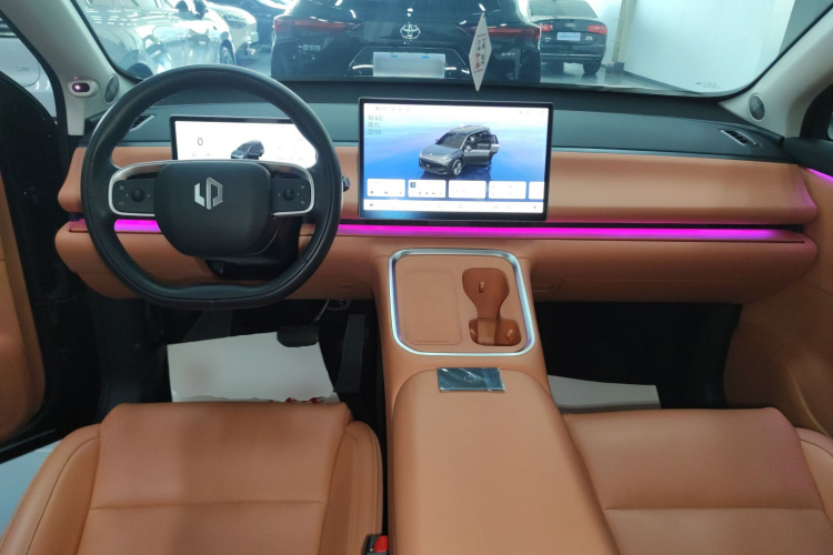 零跑汽车 零跑C16 2026款 增程 280激光雷达智尊版 6座中控内饰12