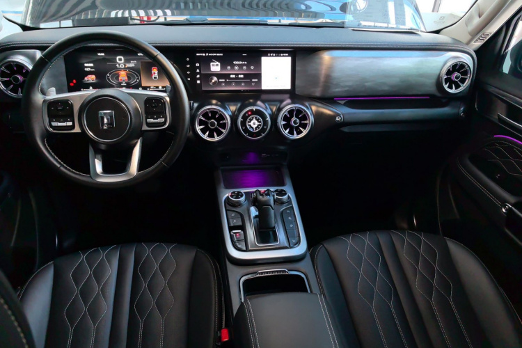 坦克300 2021款 越野版 2.0T 挑战者中控内饰12