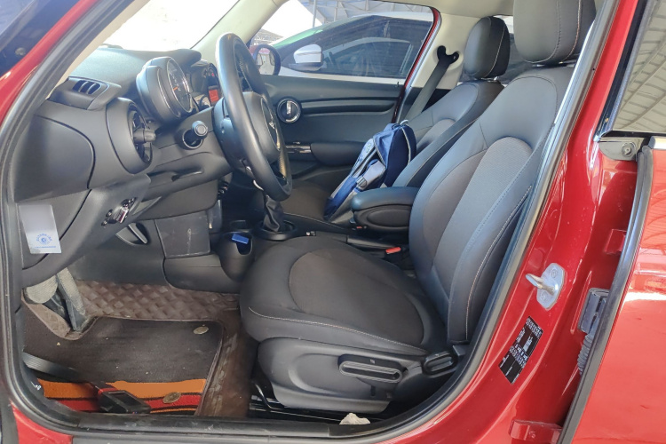 MINI 2015款 1.2T ONE 五门版中控内饰19