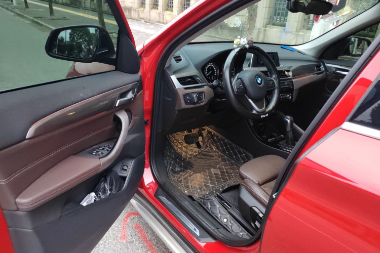 宝马X1 2019款 sDrive18Li 尊享型中控内饰20