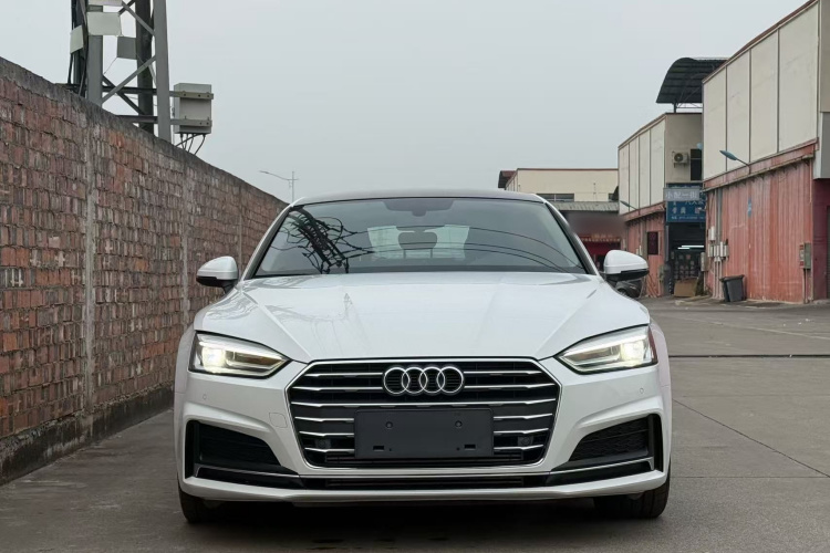 奥迪A5 2017款 Sportback 40 TFSI 时尚型车身外观2