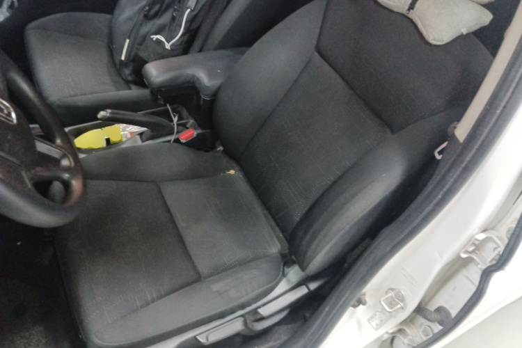 本田 飞度 2016款 1.5L LXS CVT舒适天窗版局部细节19