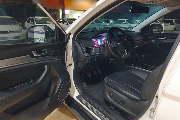 哈弗H6 2018款 蓝标 运动版 1.5T 手动两驱精英型中控内饰20