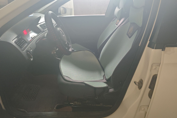 大众 桑塔纳 2016款 1.6L 手动风尚版局部细节19