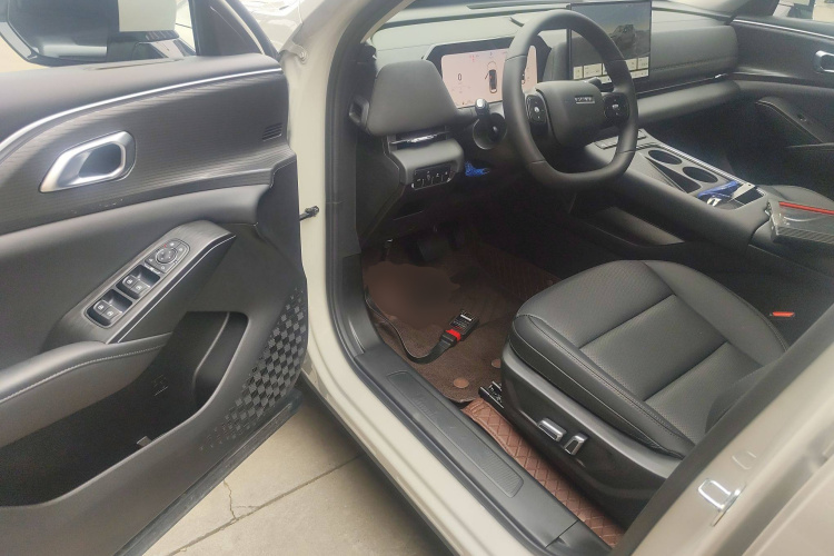 哈弗枭龙MAX 2025款 Hi4 165 Plus 长续航版中控内饰7003