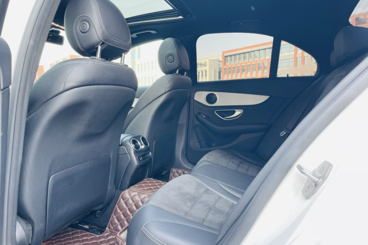 奔驰C级 2020款 C 260 运动版中控内饰7004