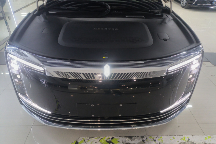 鸿蒙智行 尊界S800 2025款 增程 星耀尊享版 5座机舱底盘24