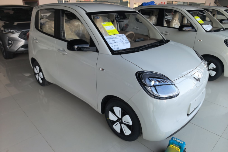 五菱汽车 宏光MINIEV 2025款 四门版 进阶款车身外观3