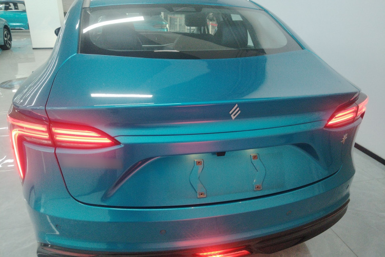 江铃集团新能源 羿 2023款 标准续航行业版车身外观6