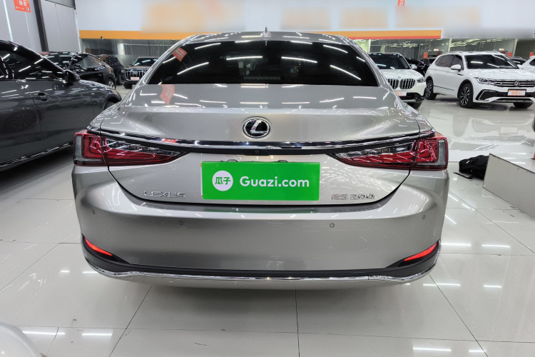 雷克萨斯ES 2021款 200 卓越版车身外观6