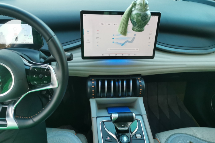 比亚迪 元PLUS 2023款 冠军版 430KM 超越型中控内饰7002