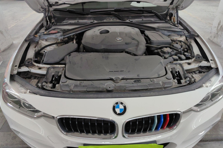 宝马3系 2018款 320Li 领先型M运动套装机舱底盘24