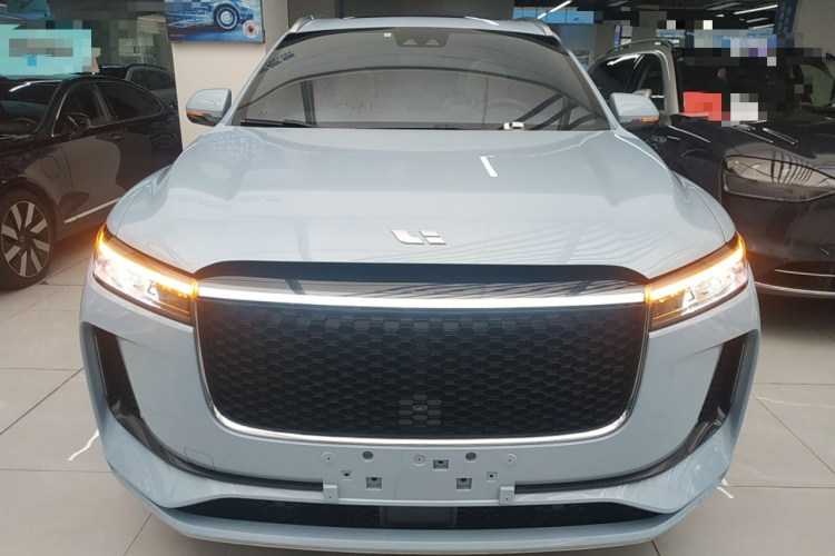 理想汽车 理想ONE 2020款 增程6座版车身外观2