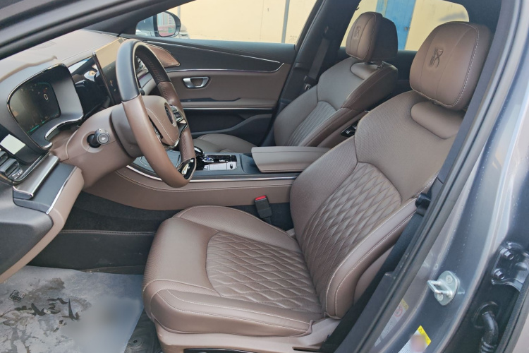 比亚迪 汉 2020款 DM 四驱性能版尊贵型局部细节19