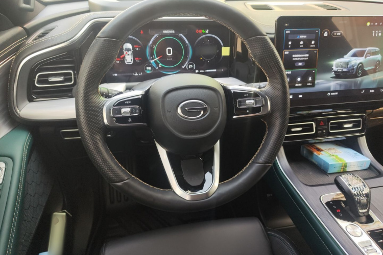 广汽传祺 传祺GS8 2022款 领航系列 2.0TGDI 两驱尊享版（七座）中控内饰13