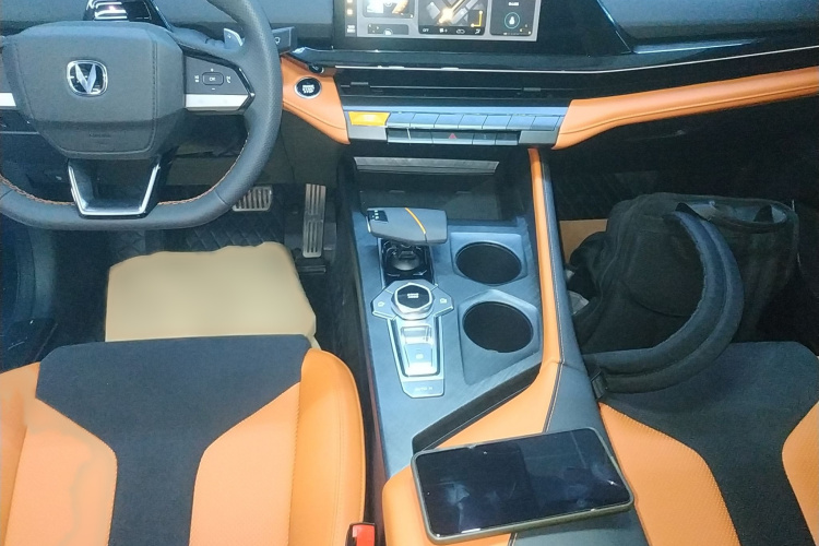 长安UNI-V 2024款 2.0T 高能版局部细节18